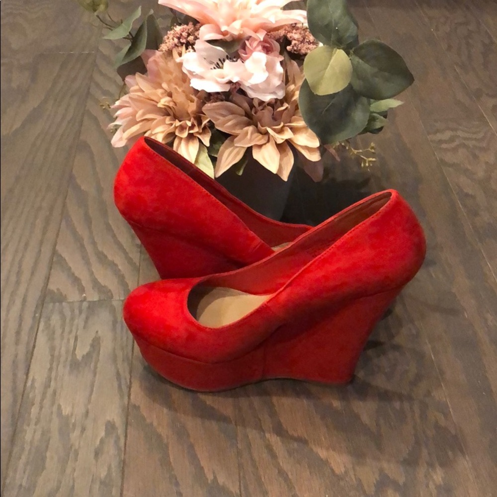 7.5 Steve Madden red heels